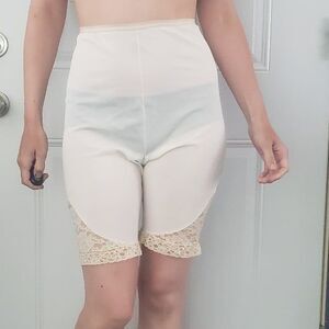 Vintage Vassarette Lacy‎ Pettipants